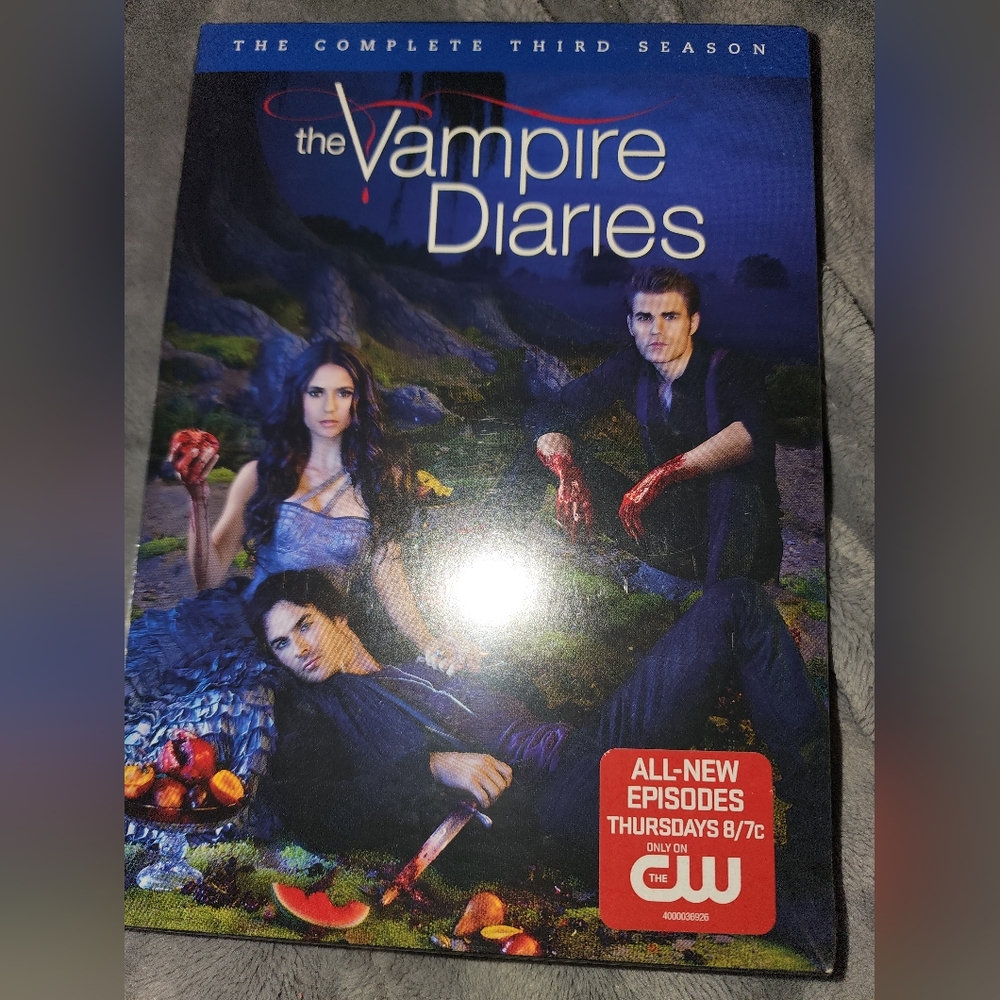 VAMPIRE DIARIES NEW( SEASON THIRD). NEVER BEEN OUT OF PACKAGE!🧛‍♂️🧛‍♀️